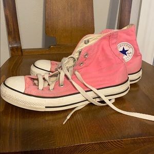 Pink high top converse chuck Taylor’s 7.5